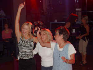 Friends-2.jpg (87624 bytes)